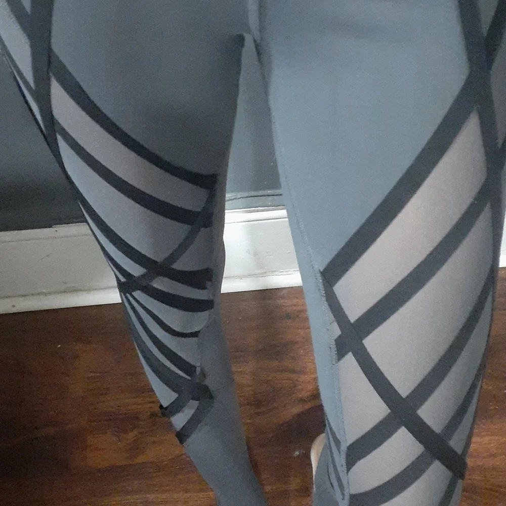 Alo yoga mesh wrapped stirrup high waist grey leggins size extra small - Picture 6 of 14